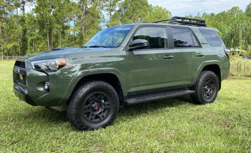 Toyota 4Runner in Toyota 6V7 Army Green for paint repair vinyl