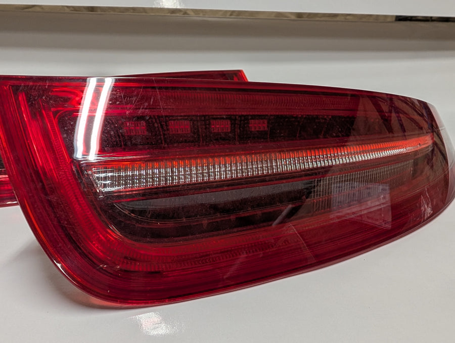 PORSCHE ORIGINAL OEM 911 991 TAIL LIGHT SET Right and Left Like new Condition